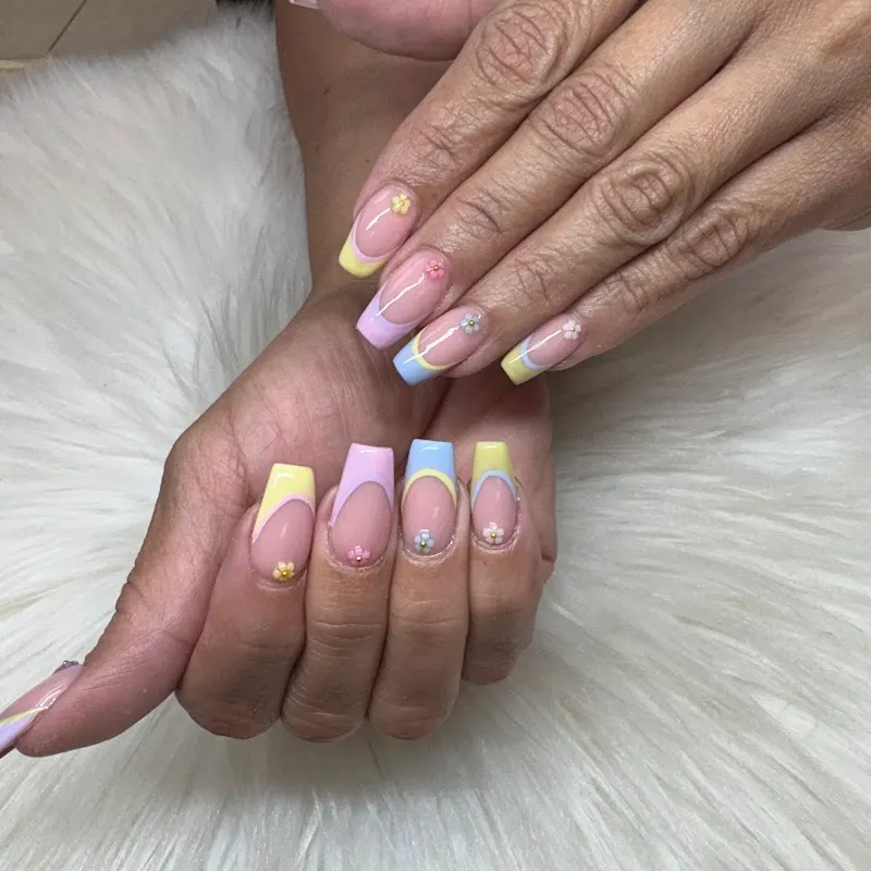 Diva Nails — Nail salon in Brownsville
